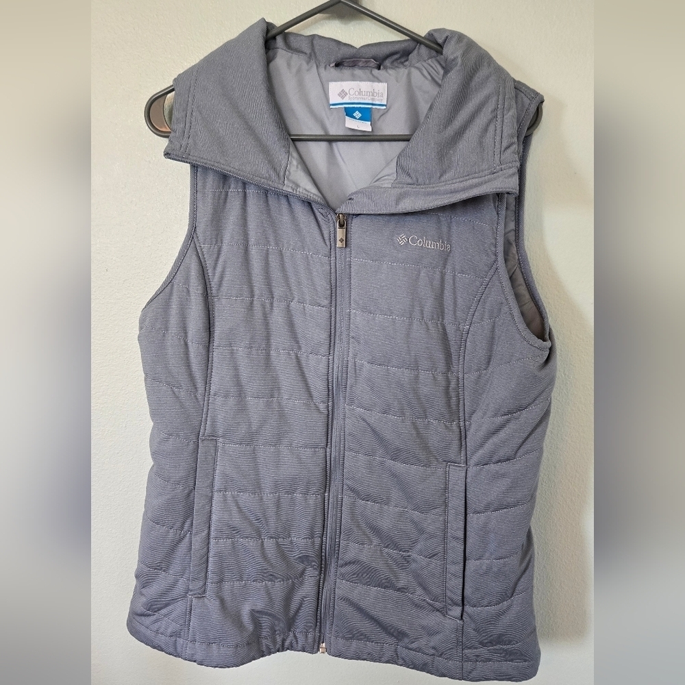 Columbia Gray Puffer Vest Size Large